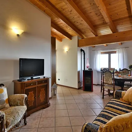 Maja - Theater Appartement Tignale